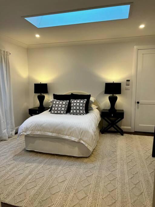 Sunnyside Luxurious 4Br Art Villa, Fireplace, Village 2Mins وينتورث فولز المظهر الخارجي الصورة